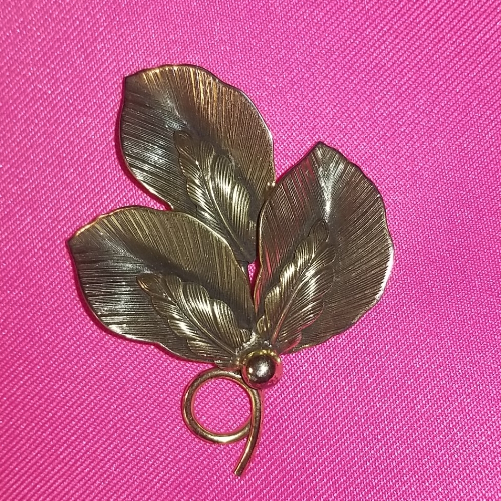 Large Vintage Botticelli Brooch